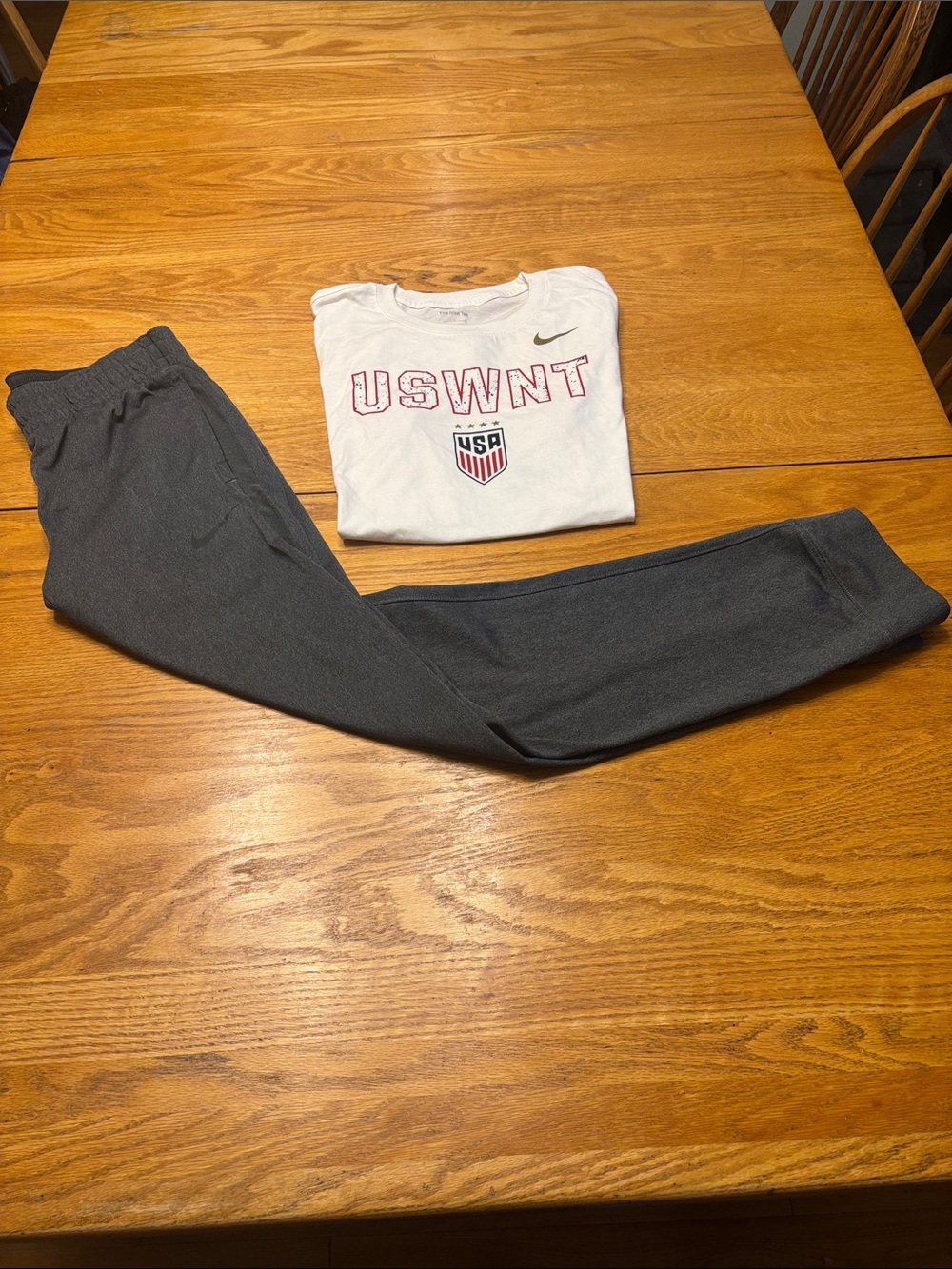 Nike White USWNT Graphic Tee with Charcoal Sweatpants - Picture 4 of 8